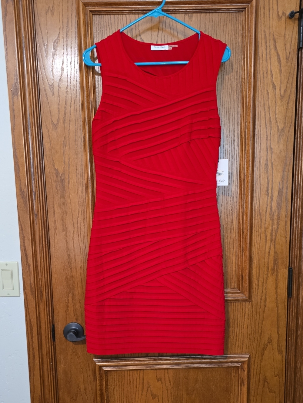 Calvin Klein Red Textured Sleeveless Sheath Dress